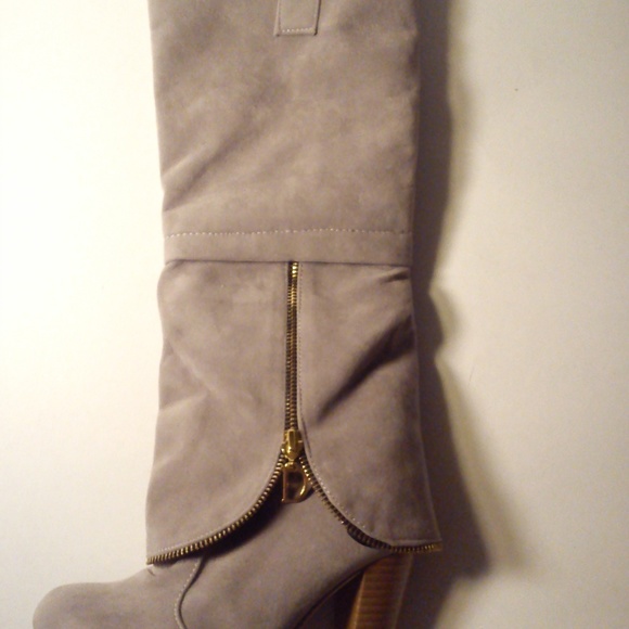 Grey Suede - Picture 2 of 8